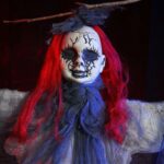 Poupée Fantôme aux Cheveux Roux 96 cm – Halloween – Image 2