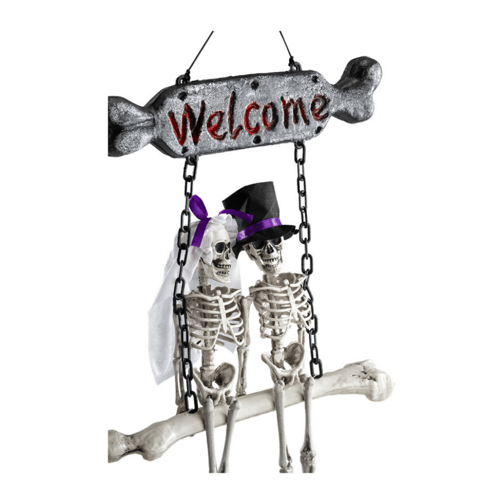 alpha-55-squelettes-suspendus-sur-balancoire-halloween-1197830619.png Couple de Squelettes sur Balançoire 60 x 40 cm – Image 1